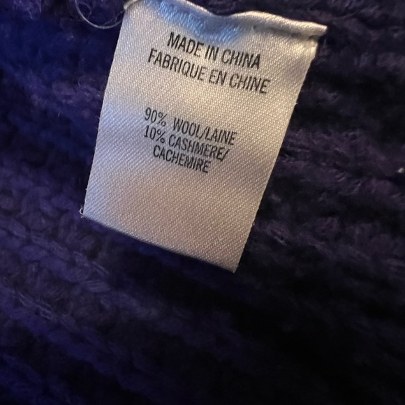 ⭐️ Theory Toggle Knit Sweater - Picture 8 of 10